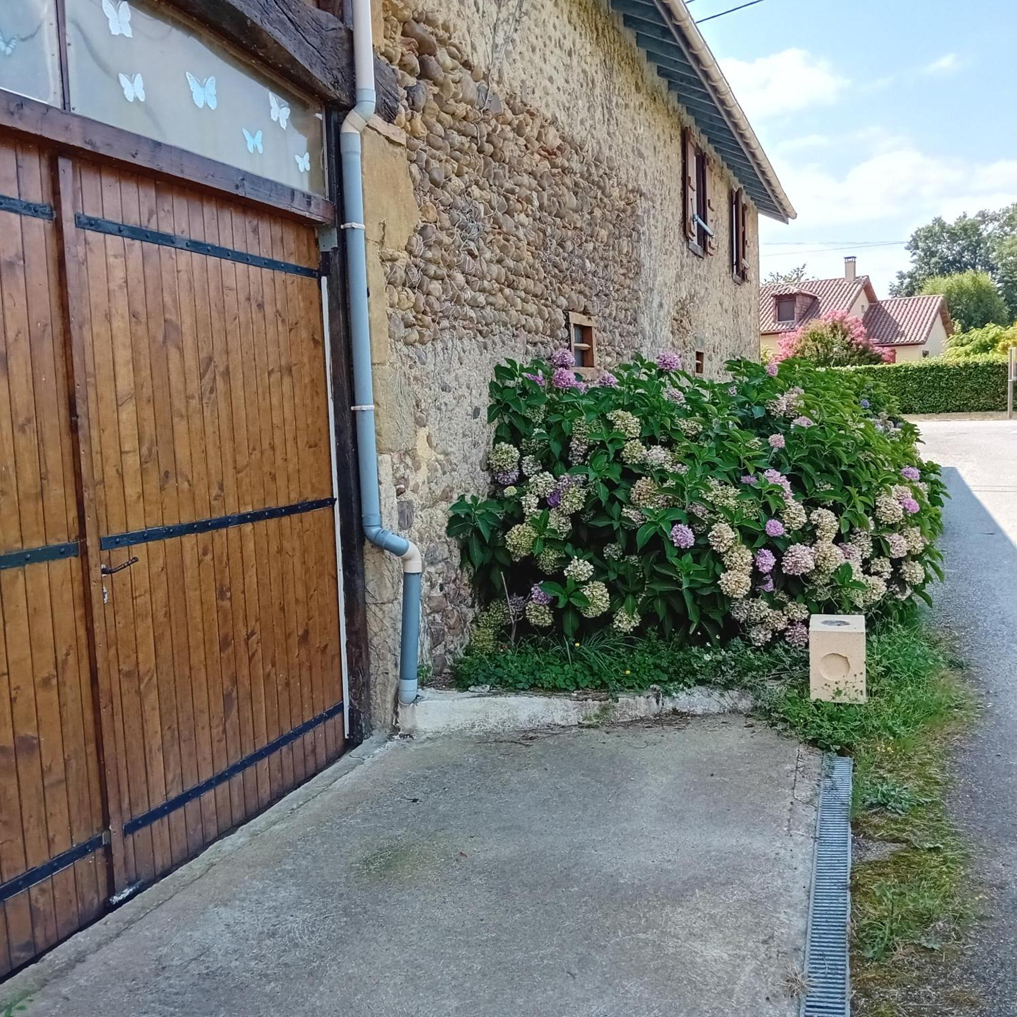 Clos A Malypense Chez Mr Montamat Galan Ngoại thất bức ảnh